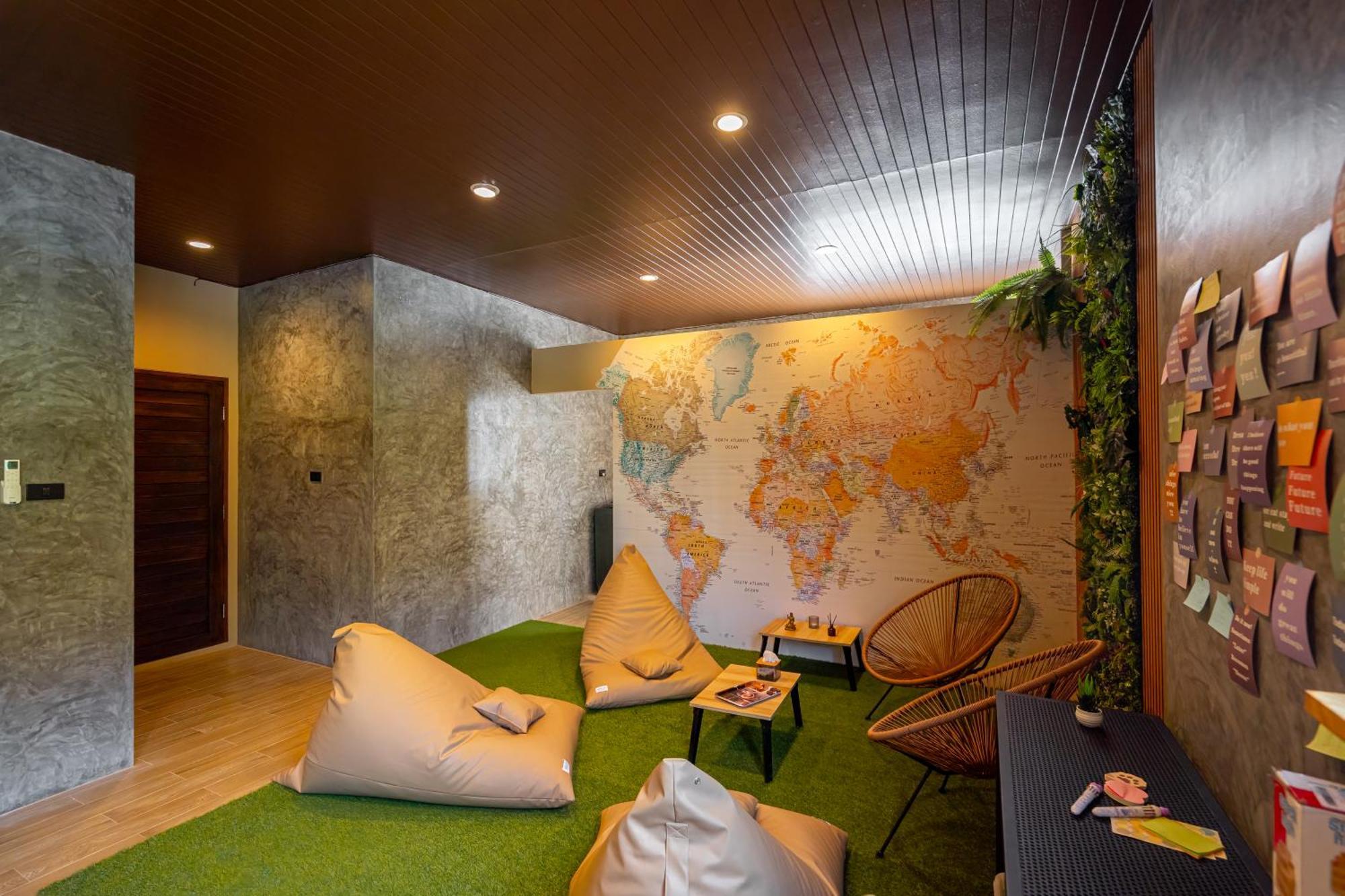 Mitsu Guesthouse Карон Экстерьер фото