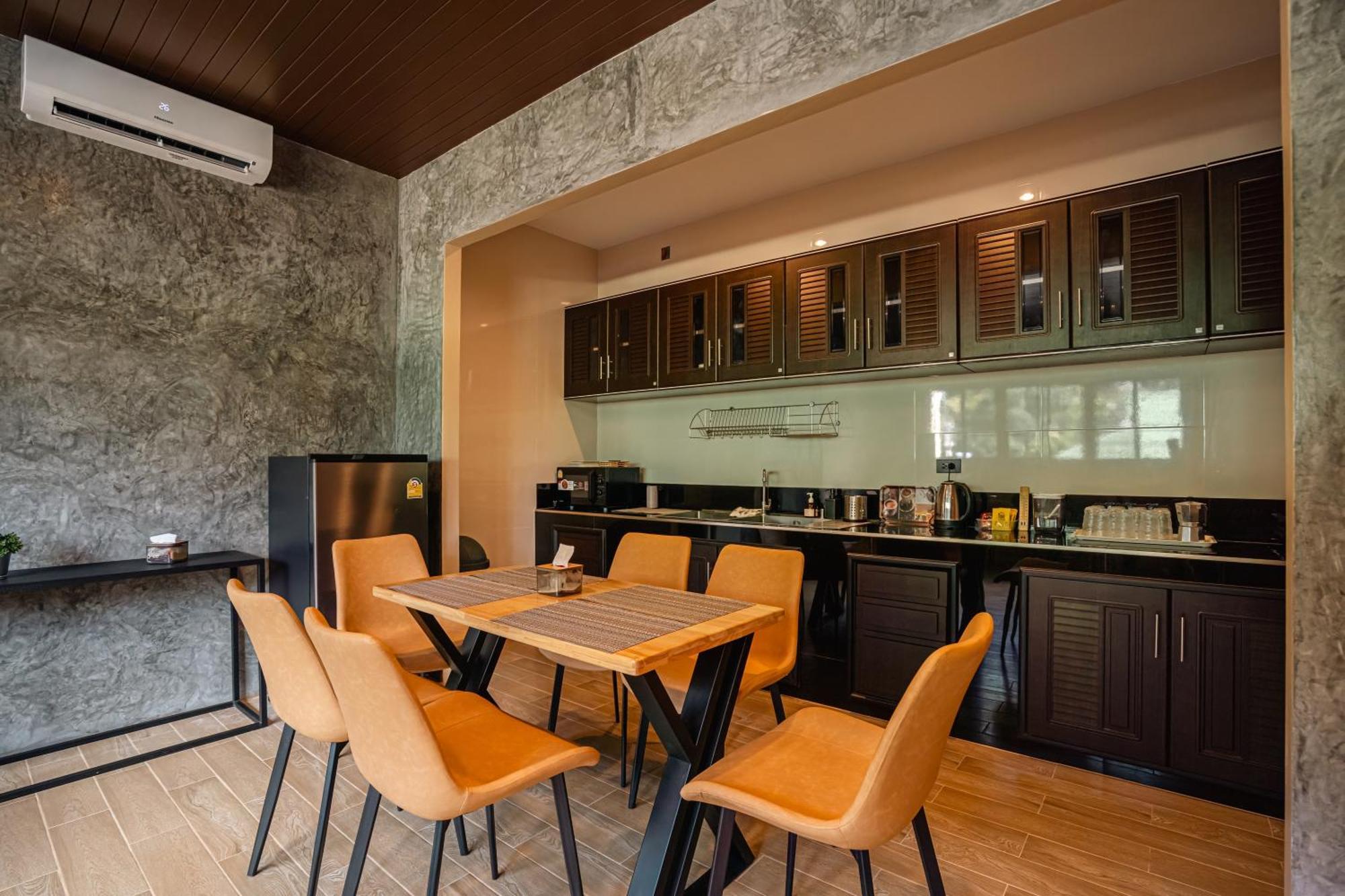 Mitsu Guesthouse Карон Экстерьер фото