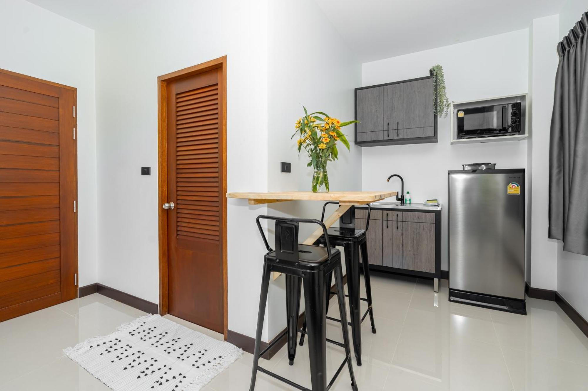 Mitsu Guesthouse Карон Экстерьер фото
